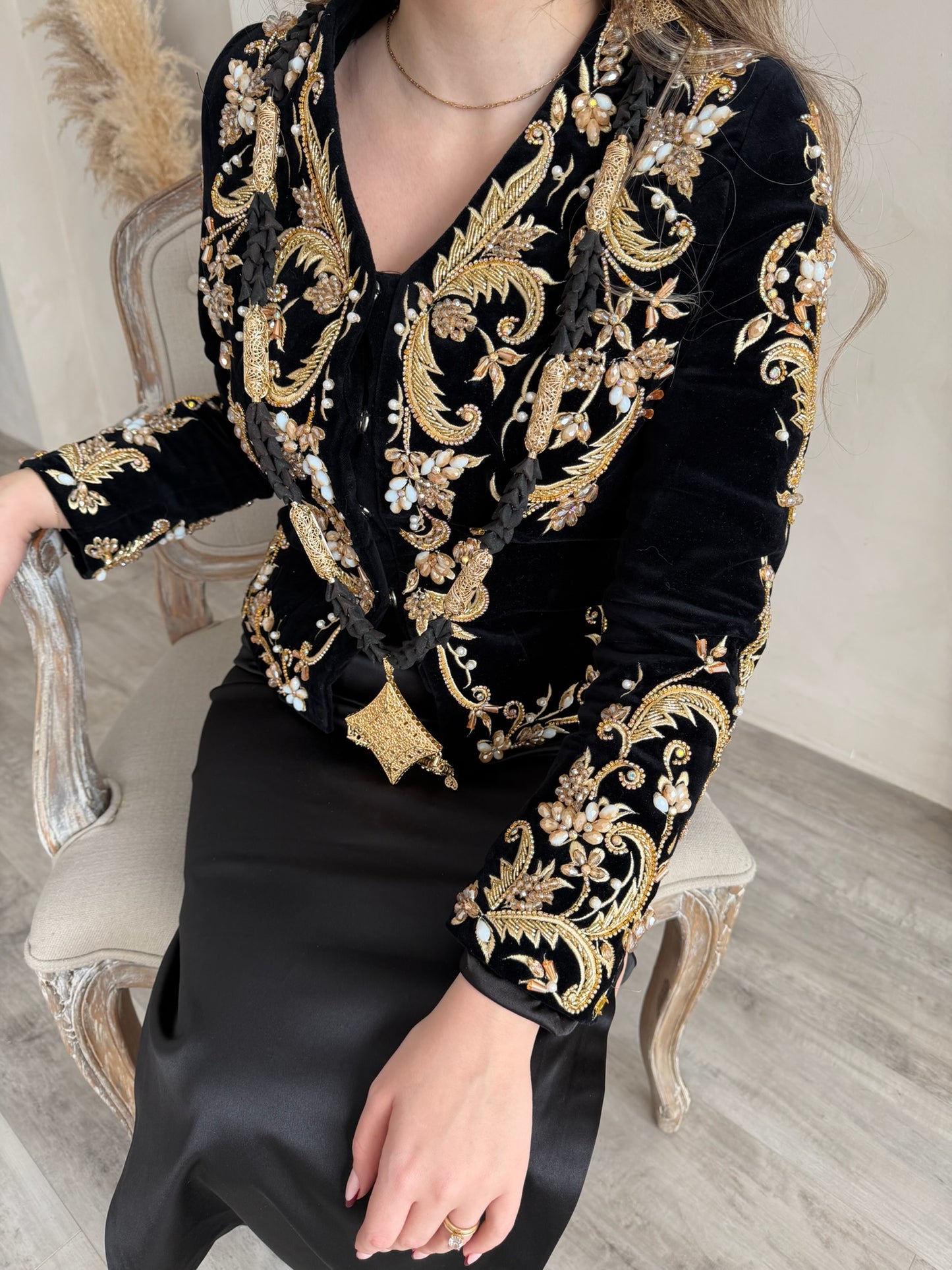 KARAKOU NOIR COL OFFICIER