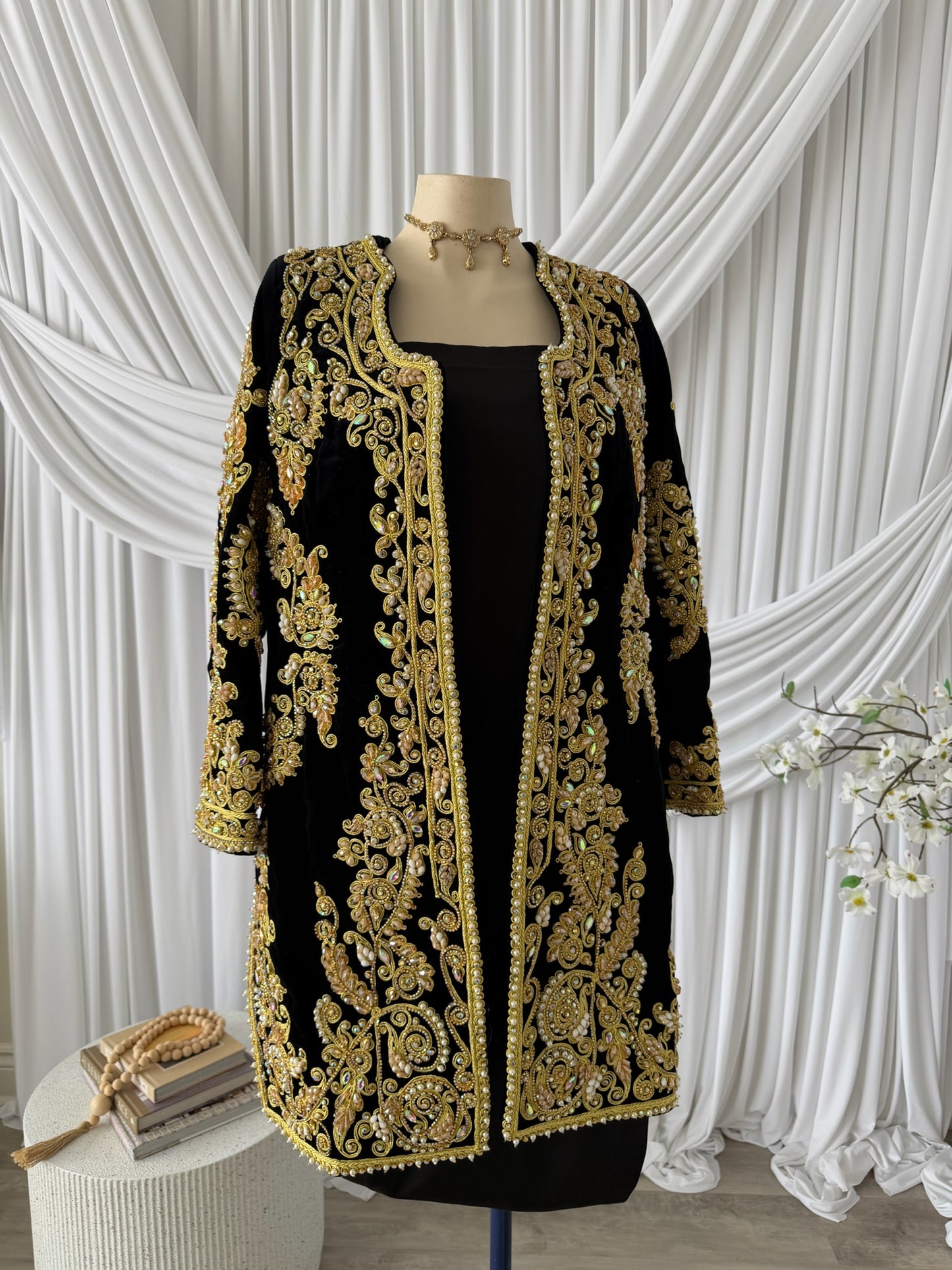 JABADOR NOIR PERLÉ DORÉ