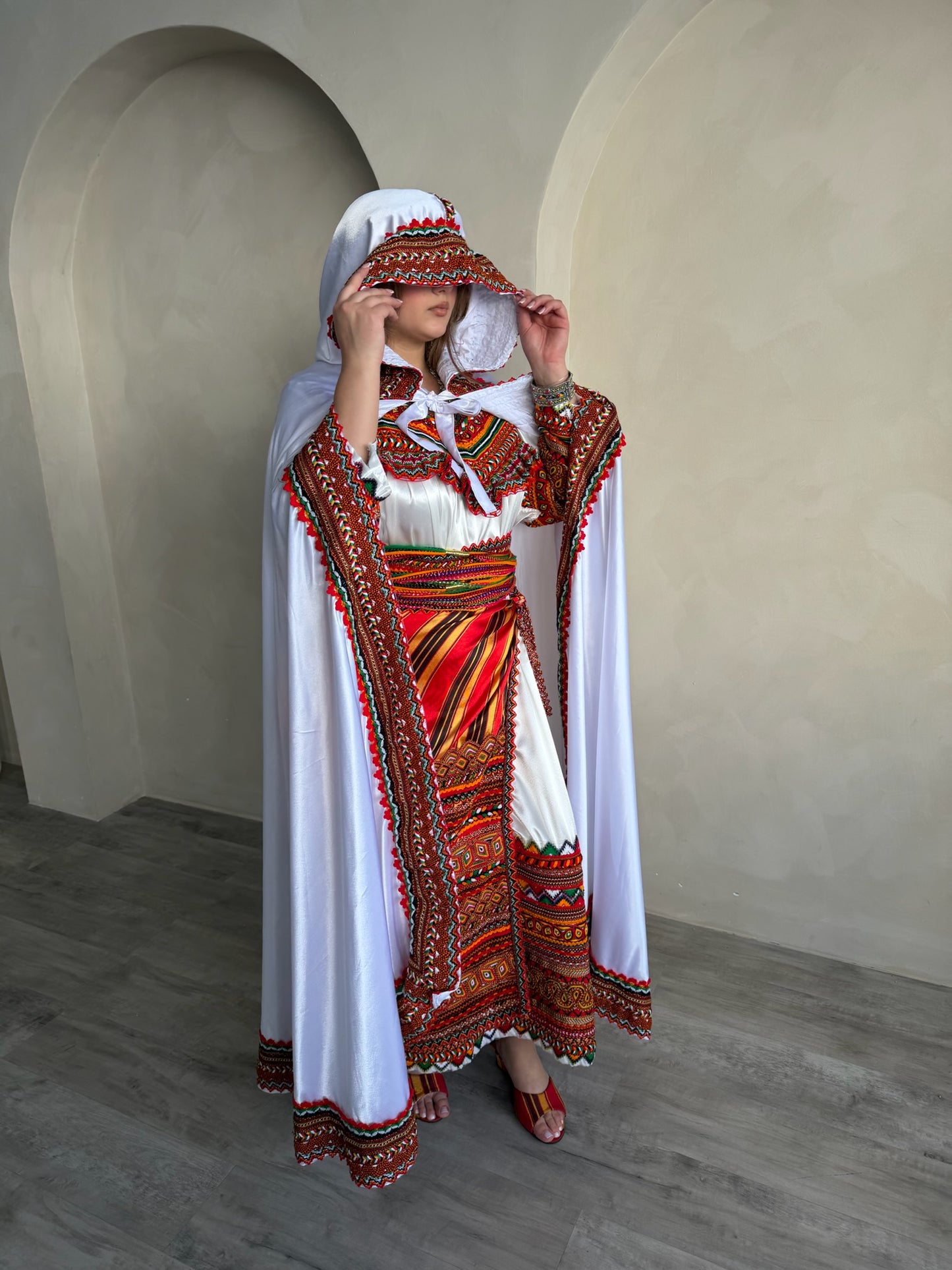 ROBE KABYLE TRADITIONNELLE MARIÉE