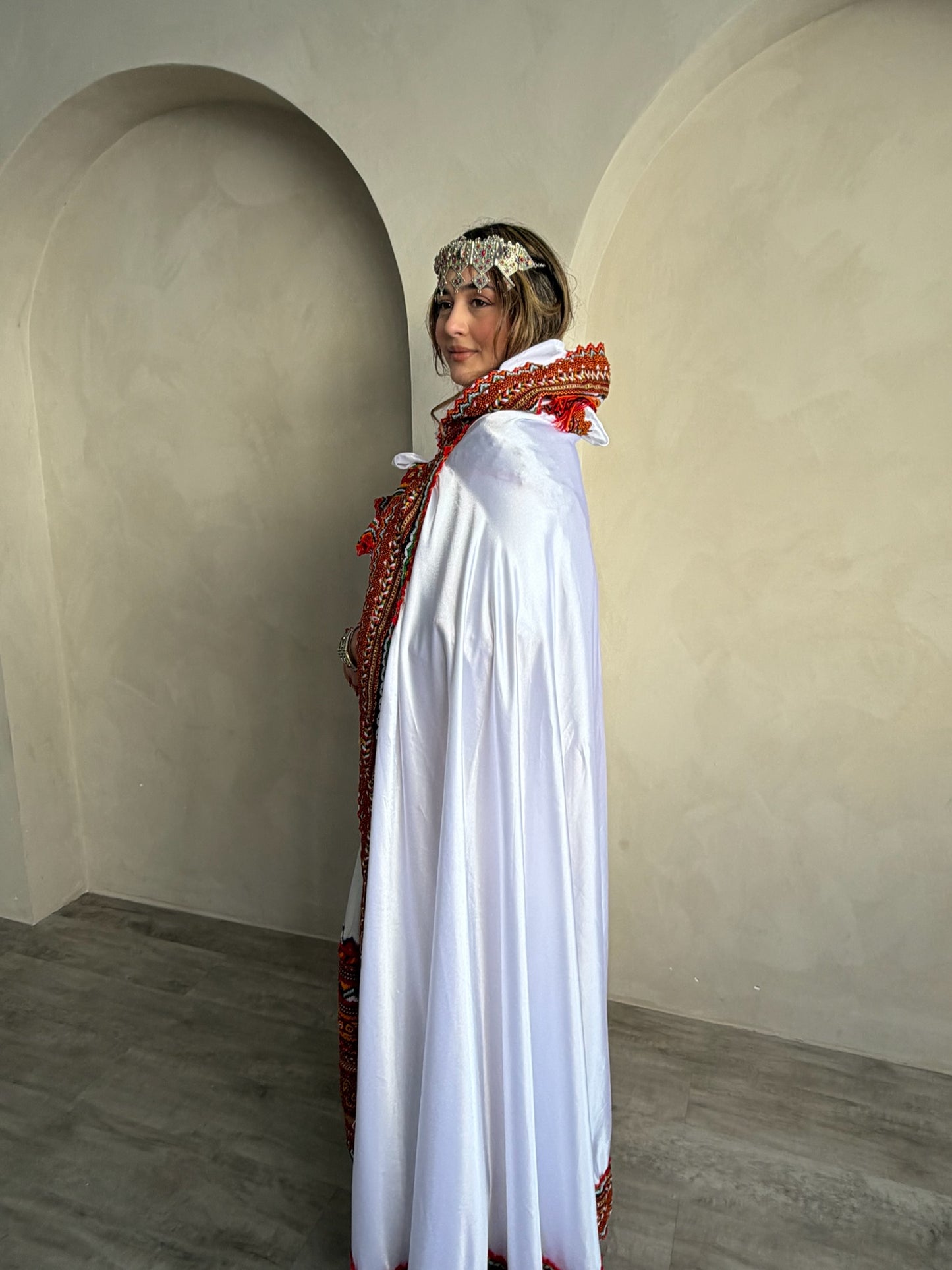ROBE KABYLE TRADITIONNELLE MARIÉE