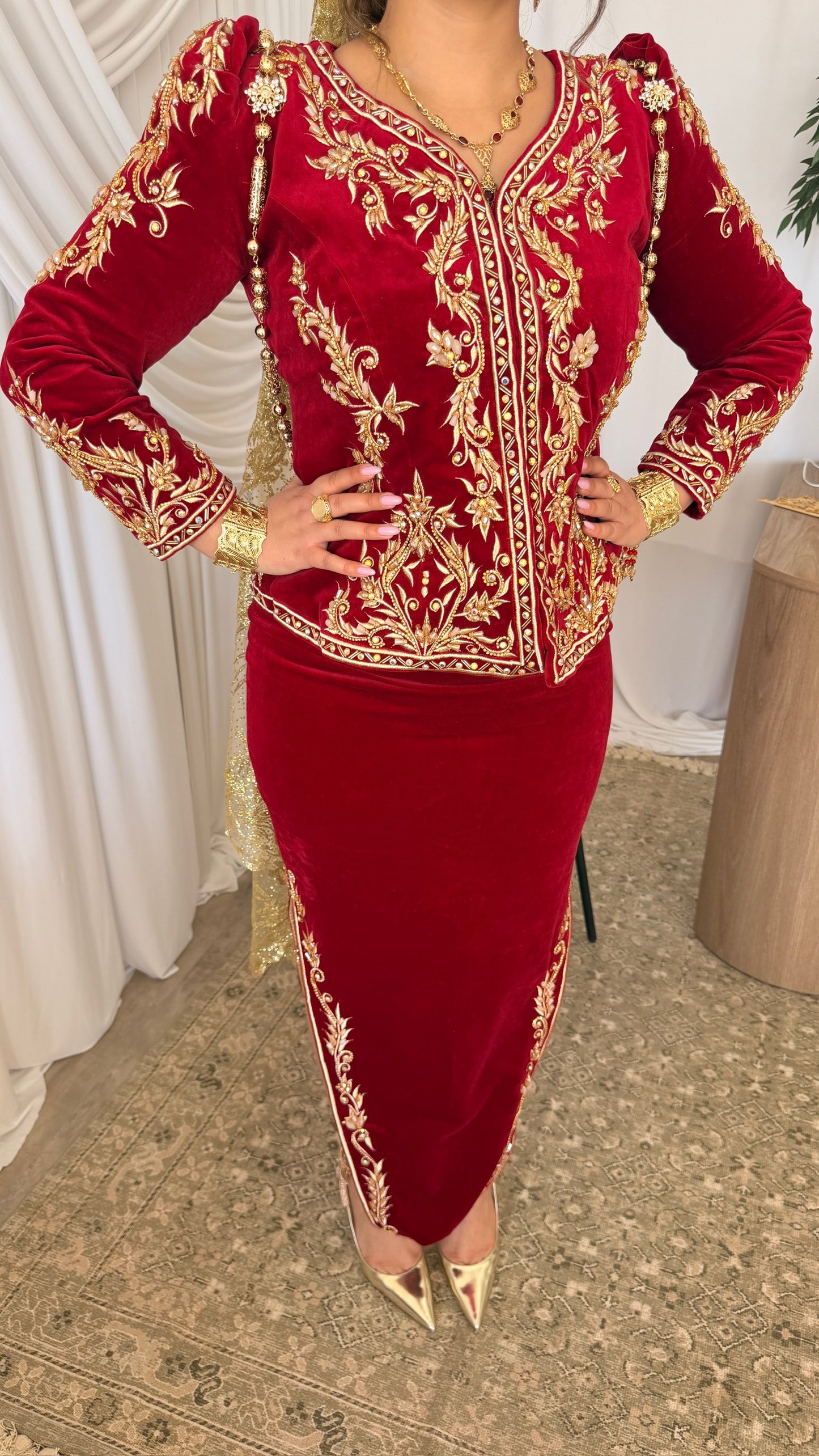 KARAKOU ROUGE AYA