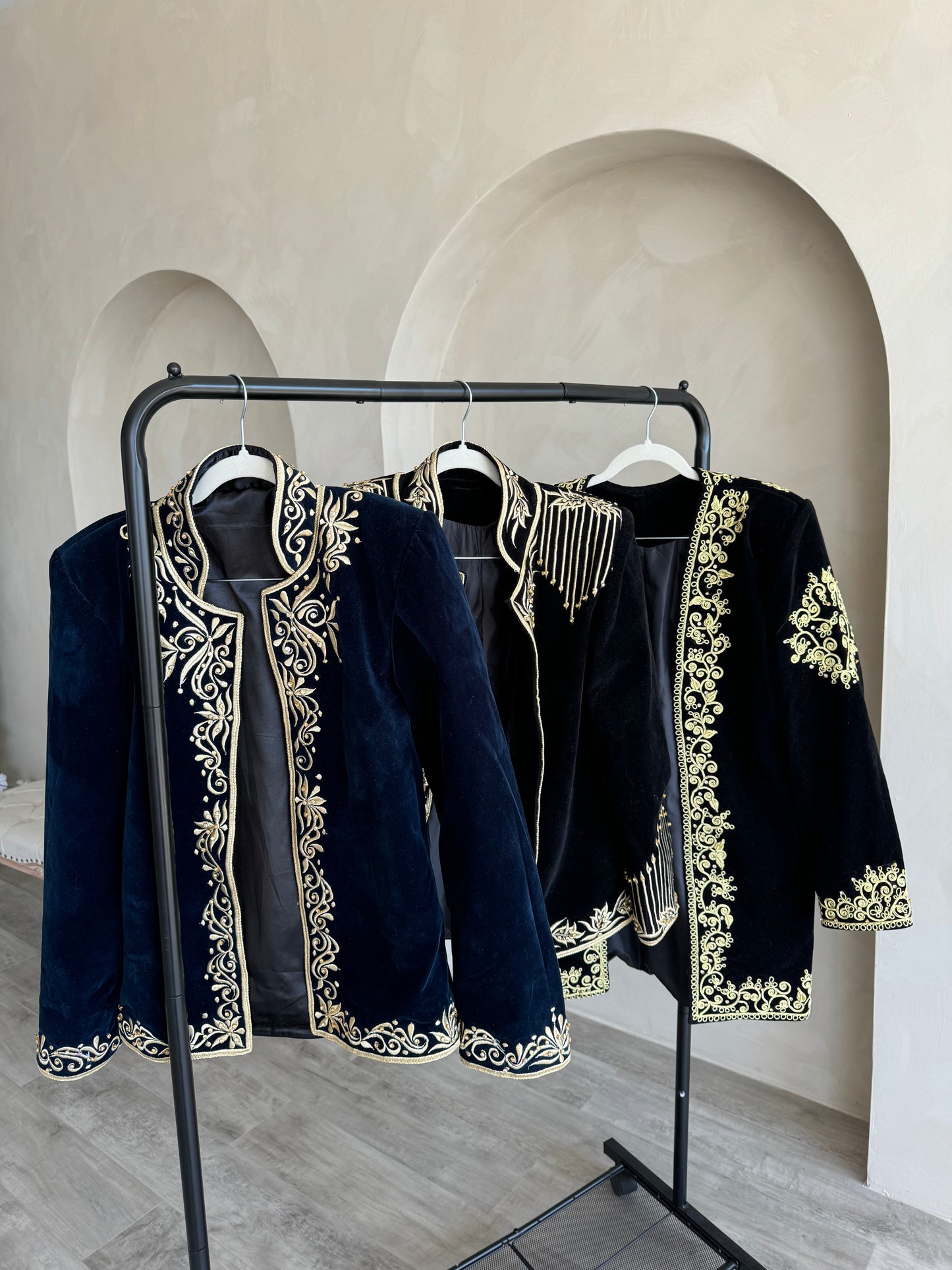 VESTE KARAKOU