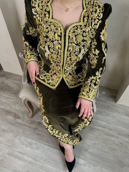 كاراكو أخضر زيتي